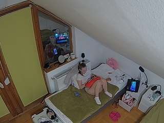 voyeurcam-julmodels-bed-7 webcam
