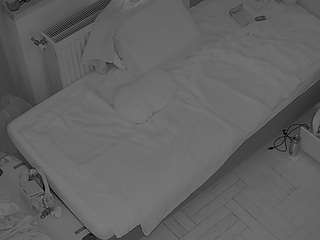 voyeurcam-julmodels-bed-7 webcam