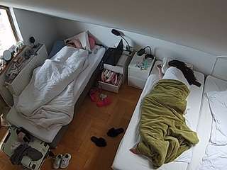 voyeurcam-julmodels-bed-7 live cam profile