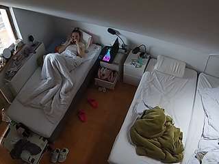 voyeurcam-julmodels-bed-7 webcam
