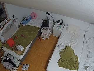voyeurcam-julmodels-bed-7