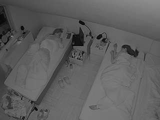 voyeurcam-julmodels-bed-7 webcam