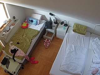 voyeurcam-julmodels-bed-7