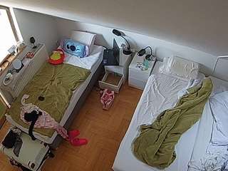 voyeurcam-julmodels-bed-7