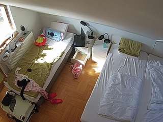 voyeurcam-julmodels-bed-7