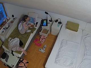 voyeurcam-julmodels-bed-7