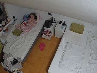 voyeurcam-julmodels-bed-7