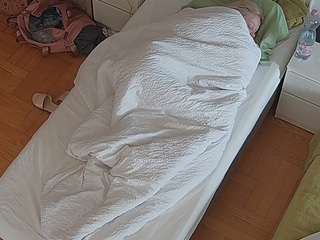 voyeurcam-julmodels-bed-7