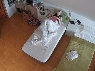 le modèle voyeurcam-julmodels-bed-7 est en webcam porno dans un show sur le site camsoda, il possède les tags suivants: amateur,flashing,hidden,hidden cam,mixed,pov,sexwebcam,voyeur,hd,milf