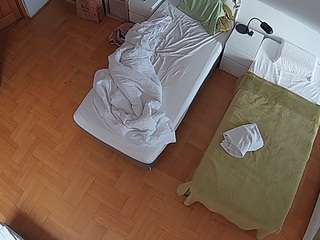 le modèle voyeurcam-julmodels-bed-7 est en webcam porno dans un show sur le site camsoda, il possède les tags suivants: amateur,flashing,hidden,hidden cam,mixed,pov,sexwebcam,voyeur,hd,milf