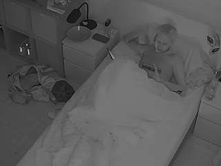 le modèle voyeurcam-julmodels-bed-7 est en webcam porno dans un show sur le site camsoda, il possède les tags suivants: amateur,flashing,hidden,hidden cam,mixed,pov,sexwebcam,voyeur,hd,milf