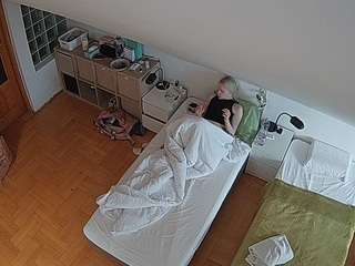 voyeurcam-julmodels-bed-7 live cam profile