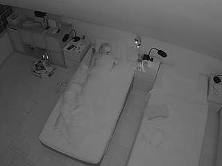 le modèle voyeurcam-julmodels-bed-7 est en webcam porno dans un show sur le site camsoda, il possède les tags suivants: amateur,flashing,hidden,hidden cam,mixed,pov,sexwebcam,voyeur,hd,milf