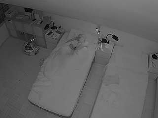 voyeurcam-julmodels-bed-7 webcam