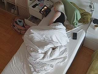 voyeurcam-julmodels-bed-7