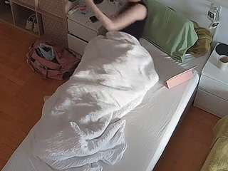 voyeurcam-julmodels-bed-7