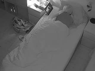 voyeurcam-julmodels-bed-7 live cam profile