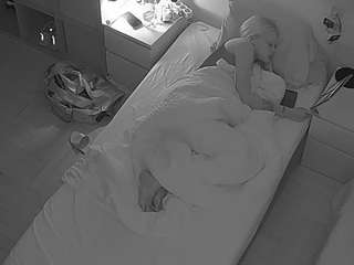 le modèle voyeurcam-julmodels-bed-7 est en webcam porno dans un show sur le site camsoda, il possède les tags suivants: amateur,flashing,hidden,hidden cam,mixed,pov,sexwebcam,voyeur,hd,milf