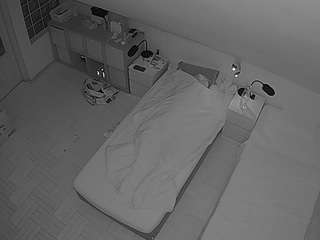 voyeurcam-julmodels-bed-7 webcam