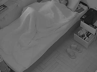 voyeurcam-julmodels-bed-7 webcam