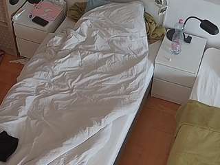 le modèle voyeurcam-julmodels-bed-7 est en webcam porno dans un show sur le site camsoda, il possède les tags suivants: amateur,flashing,hidden,hidden cam,mixed,pov,sexwebcam,voyeur,hd,milf