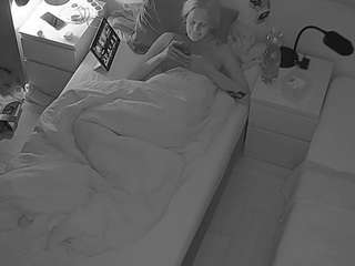 voyeurcam-julmodels-bed-7 live cam profile