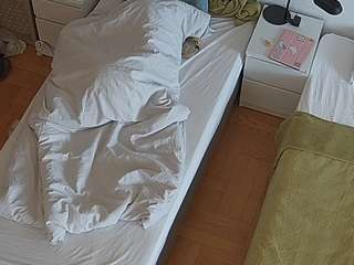 voyeurcam-julmodels-bed-7