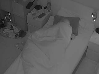 voyeurcam-julmodels-bed-7 webcam