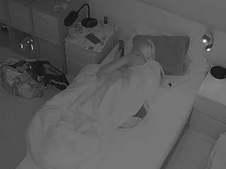 voyeurcam-julmodels-bed-7 live cam profile