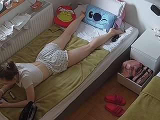 voyeurcam-julmodels-bed-7 webcam