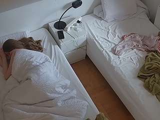 voyeurcam-julmodels-bed-7