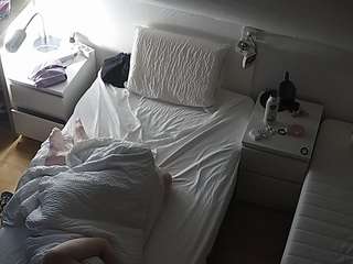 voyeurcam-julmodels-bed-7