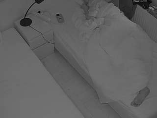 voyeurcam-julmodels-bed-7