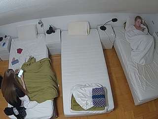 voyeurcam-julmodels-bed-7