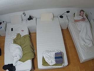 voyeurcam-julmodels-bed-7 webcam