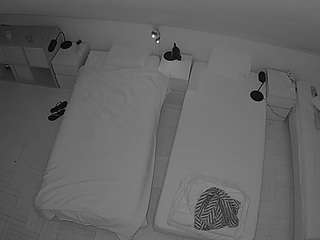 voyeurcam-julmodels-bed-7