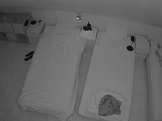 voyeurcam-julmodels-bed-7 webcam