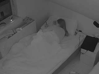 voyeurcam-julmodels-bed-7 webcam
