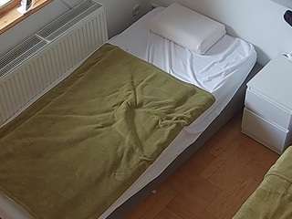 voyeurcam-julmodels-bed-7