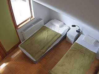 voyeurcam-julmodels-bed-7