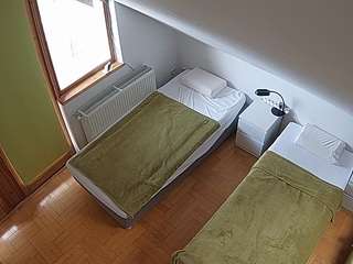 voyeurcam-julmodels-bed-7