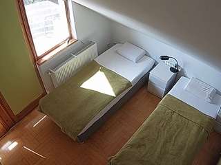 voyeurcam-julmodels-bed-7