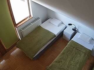 voyeurcam-julmodels-bed-7 webcam