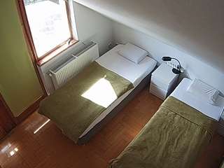 voyeurcam-julmodels-bed-7