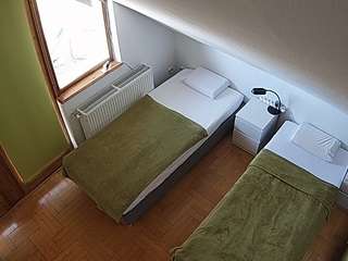 voyeurcam-julmodels-bed-7