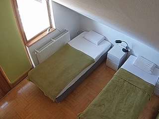 voyeurcam-julmodels-bed-7