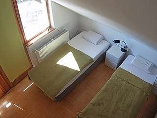 voyeurcam-julmodels-bed-7