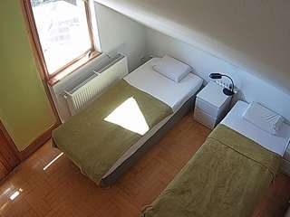 voyeurcam-julmodels-bed-7