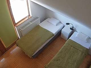 voyeurcam-julmodels-bed-7