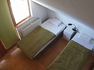 voyeurcam-julmodels-bed-7